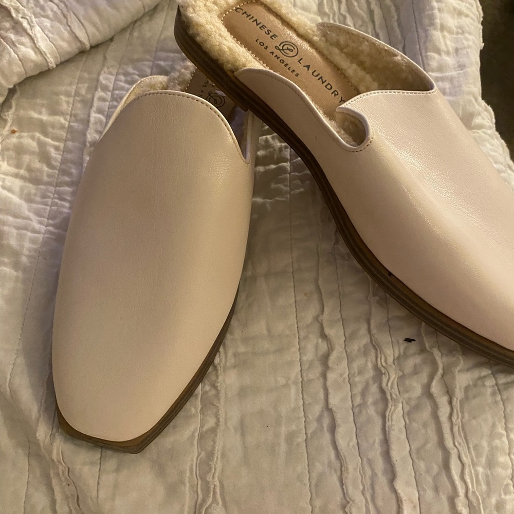 Chinese Laundry Cream Mules Minimalist Design 9